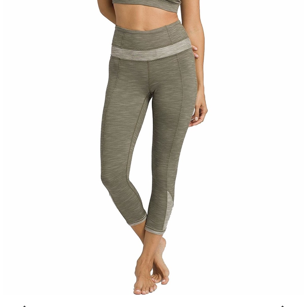 Prana women’s cropped leggings, size 8.